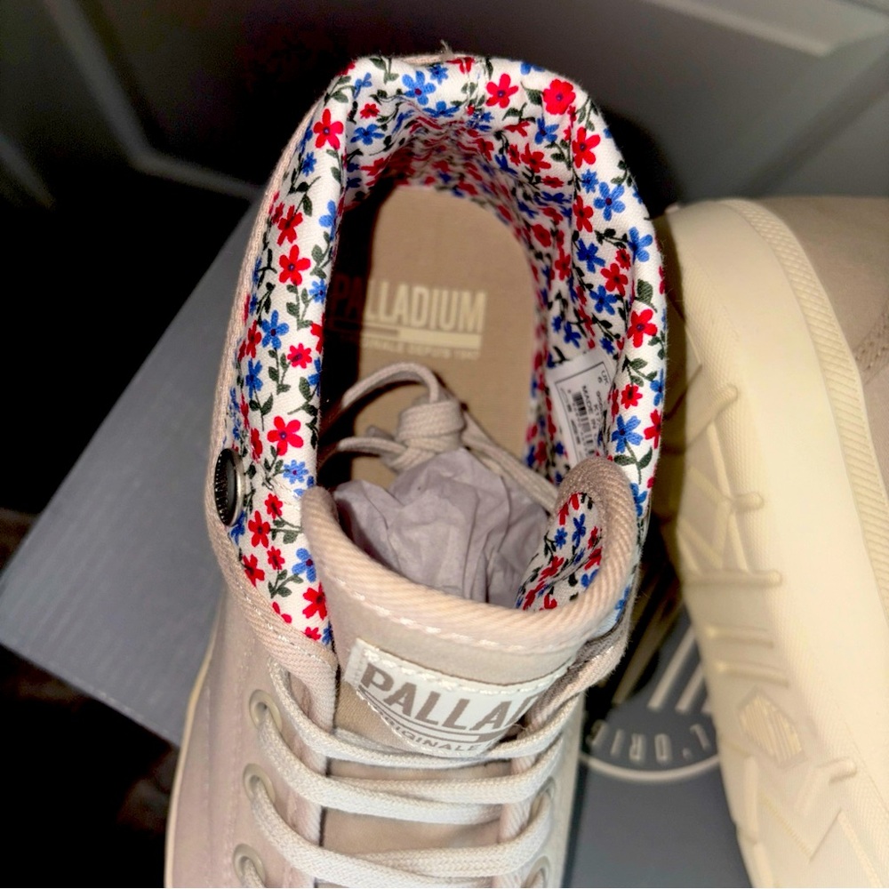 Palladium Women's Aventure Sneaker Lotus Canvas Hi Top Shoes -Size US 8 - Picture 10 of 12